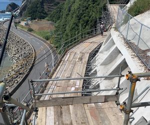 鉄筋挿入口　法面工足場　2000空㎡ (4)